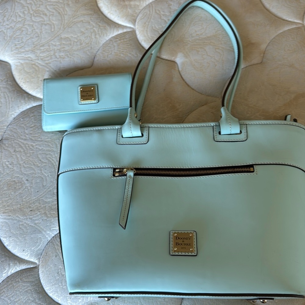 Beautiful aquamarine D&B shoulder Bag